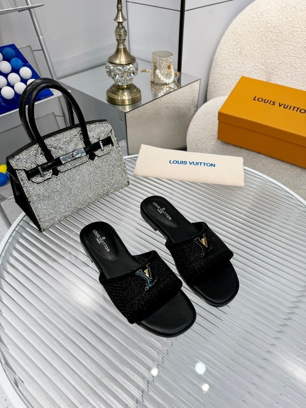 LV women Sandals 1:1 Quality-808