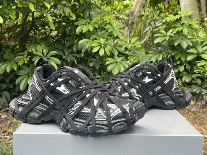 B 17FW Tripe-S High End Sneaker-504