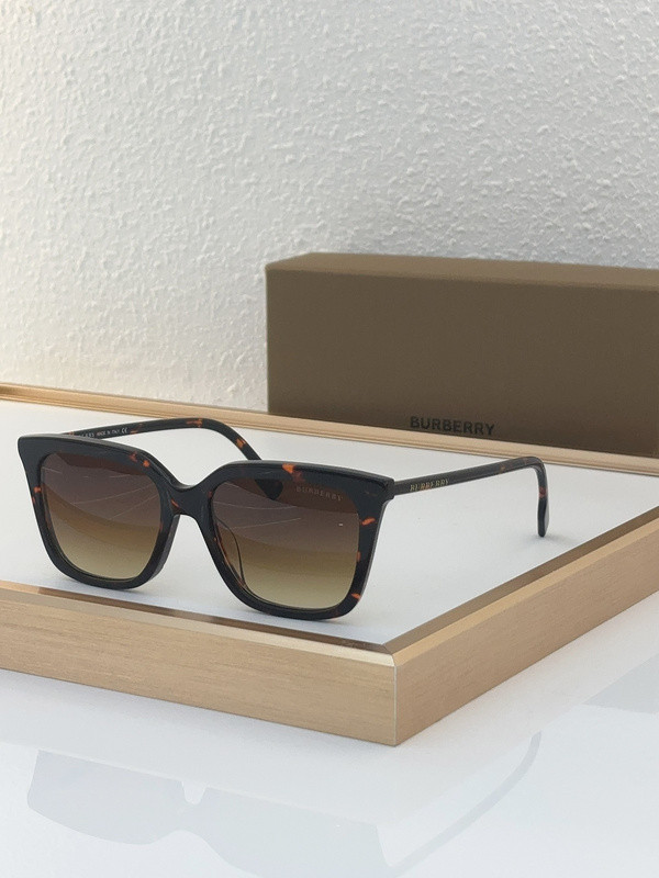 Burberry Sunglasses AAAA-2606