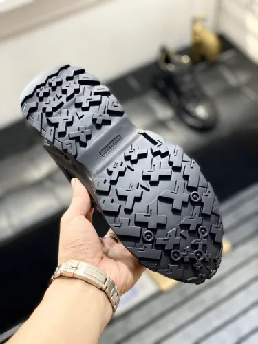 Burberry men shoes 1：1 quality-379