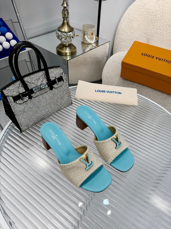 LV women Sandals 1:1 Quality-811