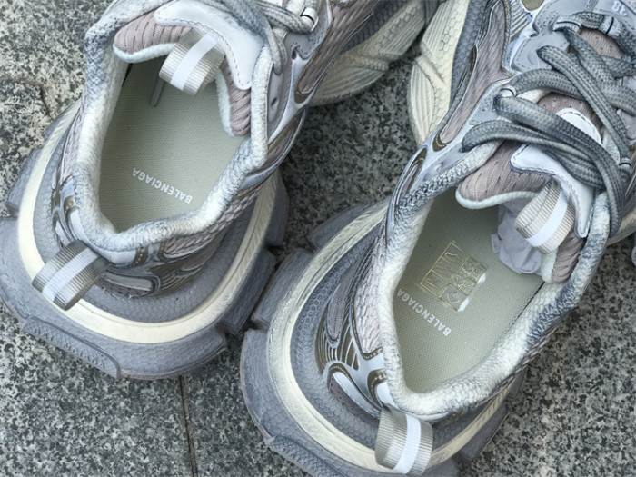 B 17FW Tripe-S High End Sneaker-364