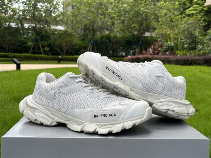 B 17FW Tripe-S High End Sneaker-426