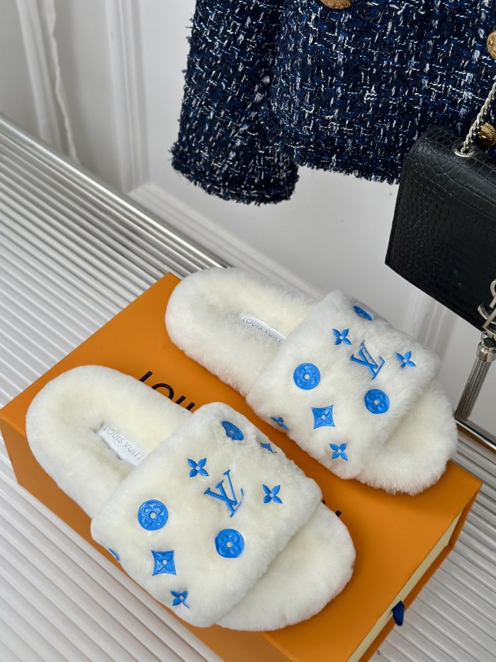 LV women Sandals 1：1 Quality-873