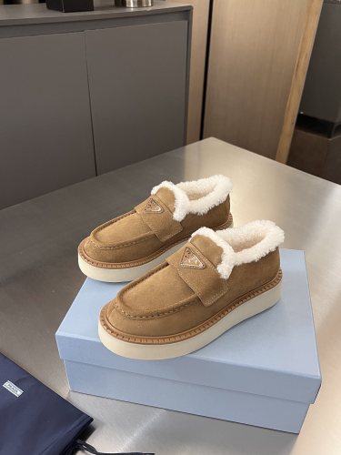 Prada women shoes 1：1 quality-575