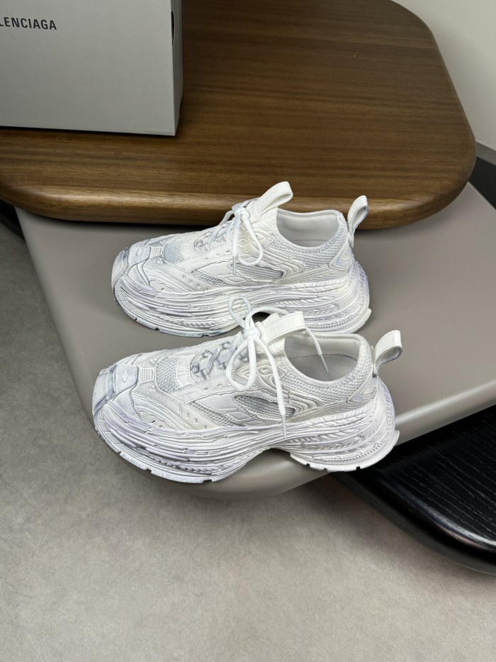 B 17FW Tripe-S High End Sneaker-563