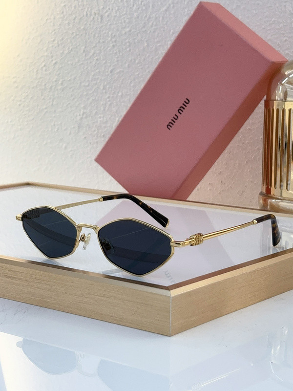 Miu Miu Sunglasses AAAA-1085
