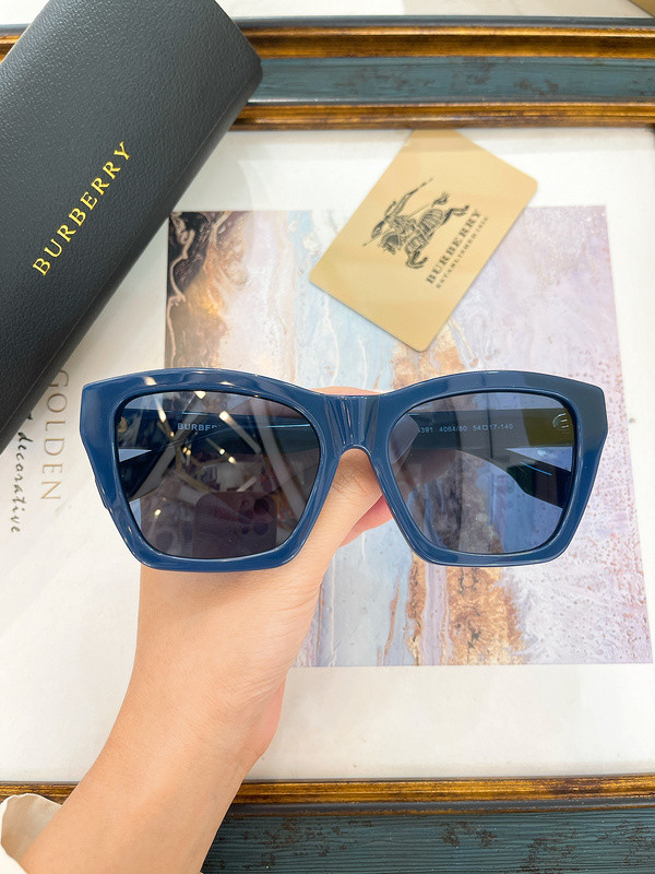 Burberry Sunglasses AAAA-2760
