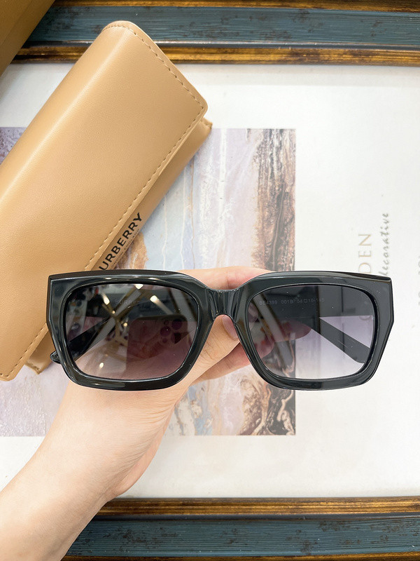 Burberry Sunglasses AAAA-2769