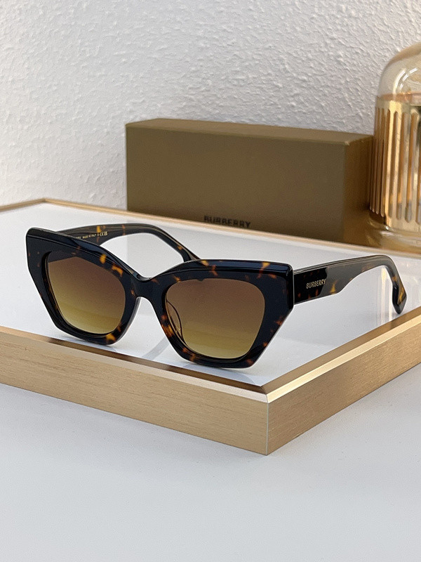 Burberry Sunglasses AAAA-2686