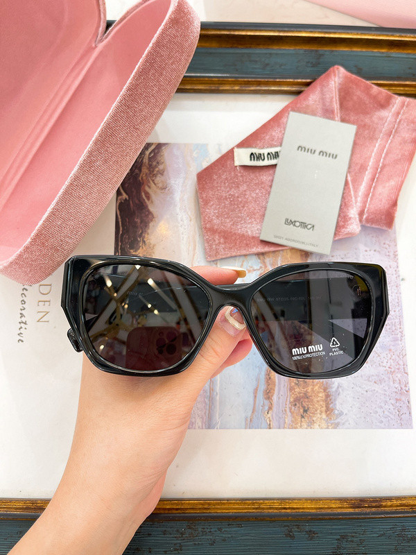 Miu Miu Sunglasses AAAA-1385