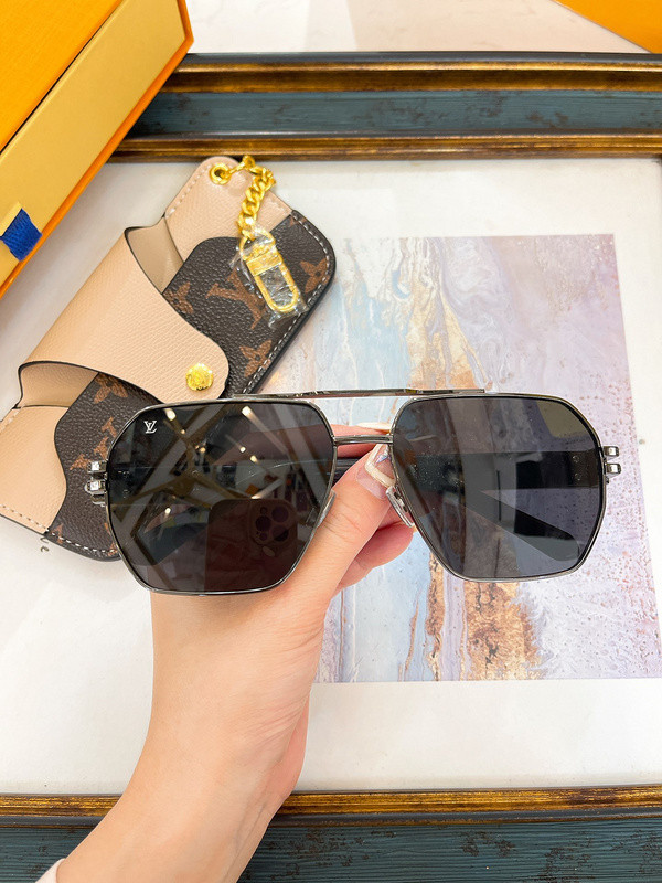 LV Sunglasses AAAA-5007