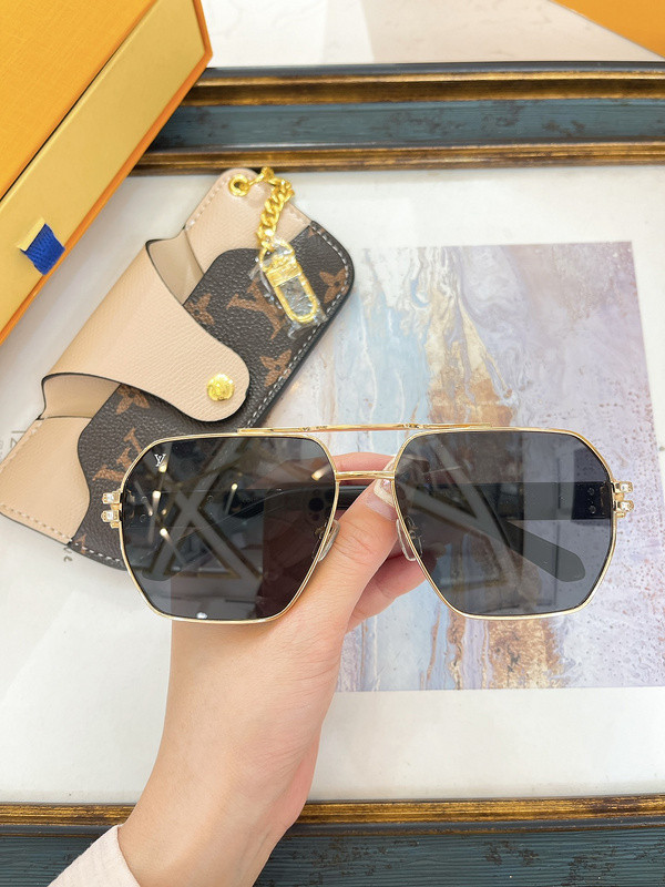 LV Sunglasses AAAA-5005