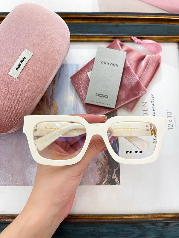 Miu Miu Sunglasses AAAA-1415