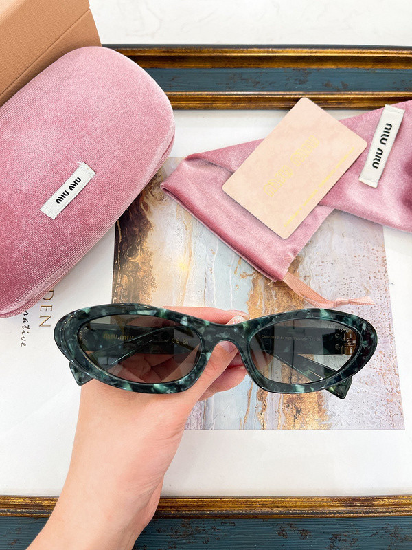 Miu Miu Sunglasses AAAA-1220