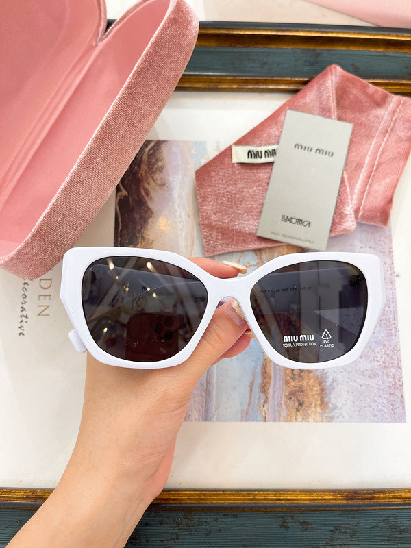 Miu Miu Sunglasses AAAA-1386