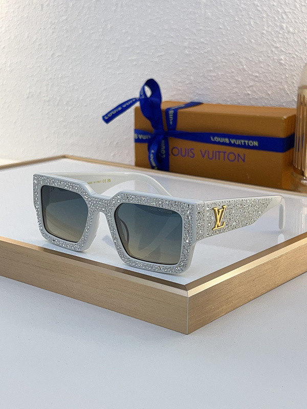 LV Sunglasses AAAA-5132