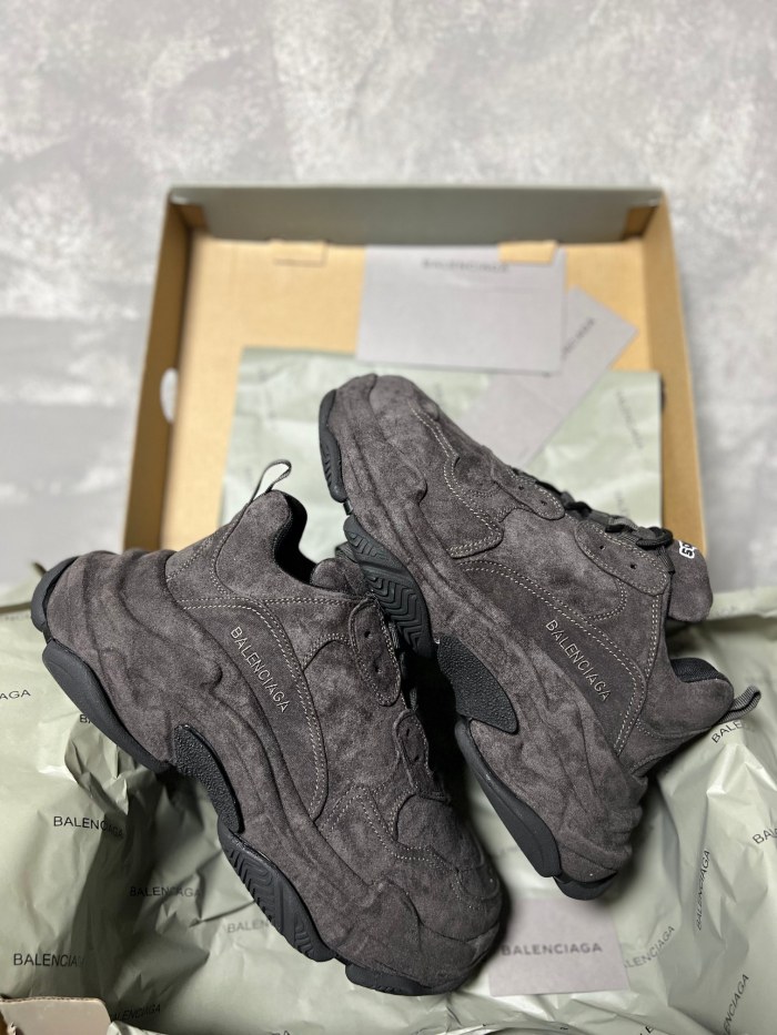 B 17FW Tripe-S High End Sneaker-568