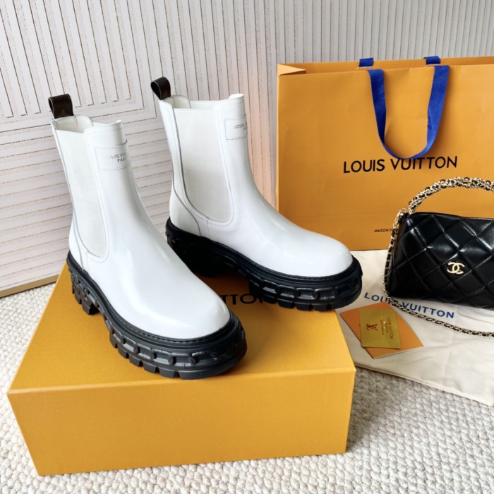 LV Women Shoes 1：1 Quality-1118