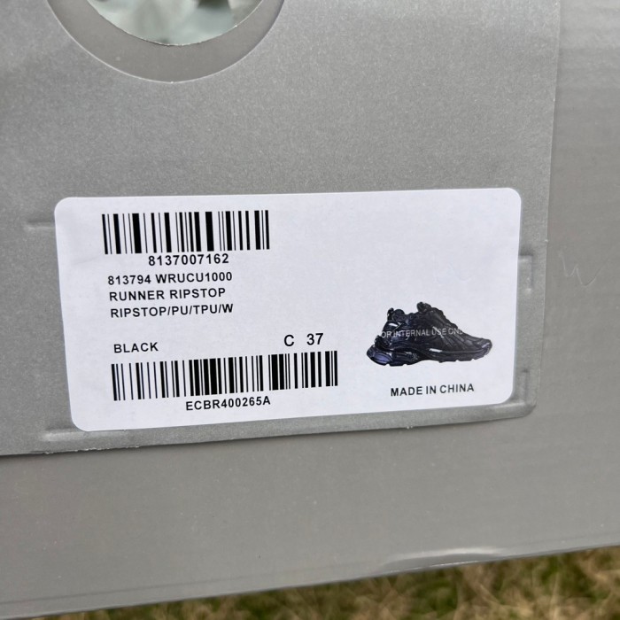 B 17FW Tripe-S High End Sneaker-578