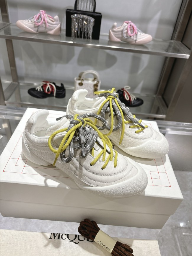 Alexander McQueen Women Shoes 1：1 quality-1061