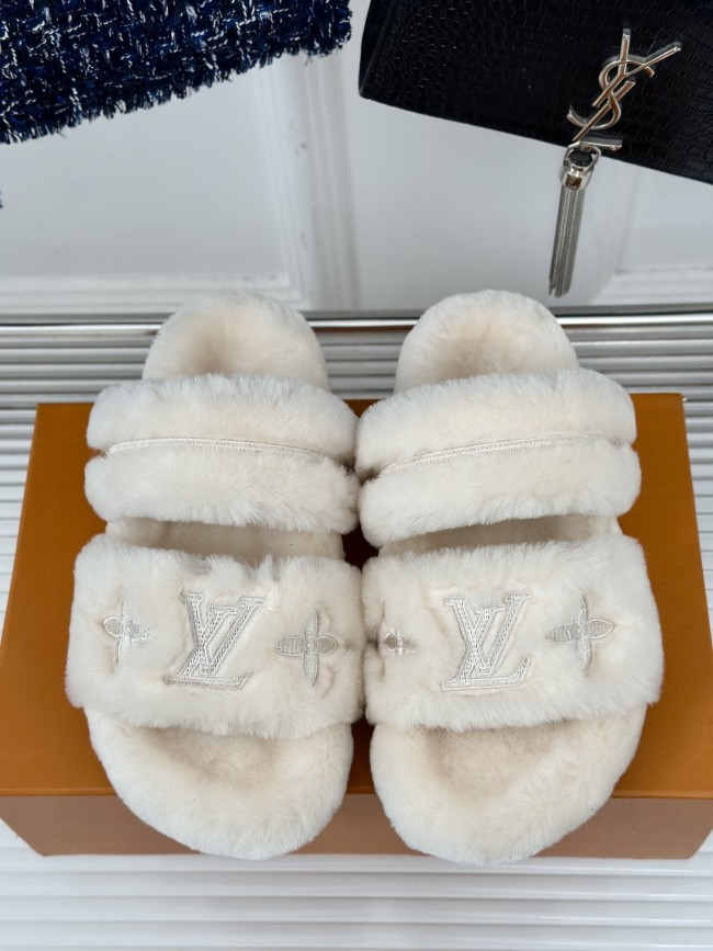 LV Sandals 1：1 Quality-880