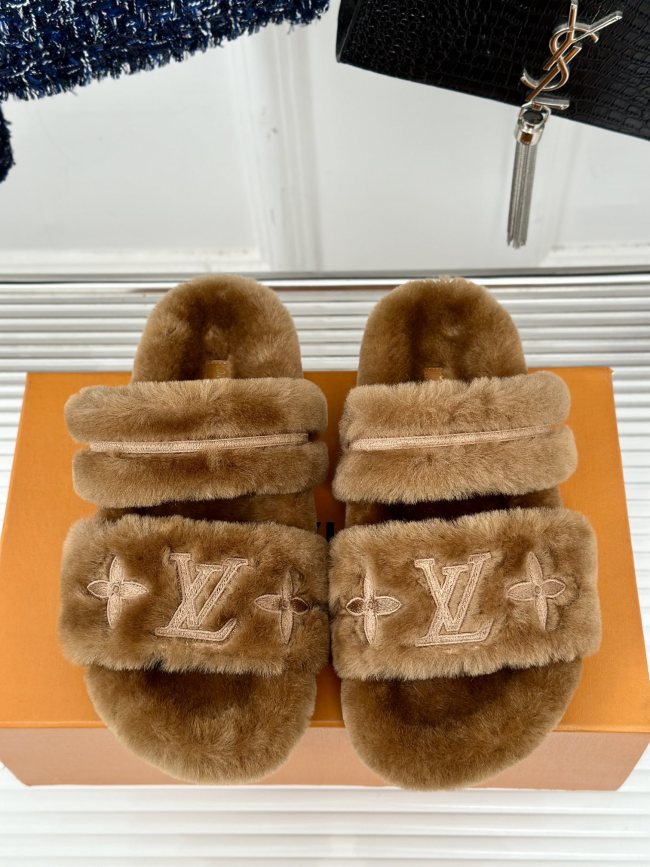 LV Sandals 1：1 Quality-882