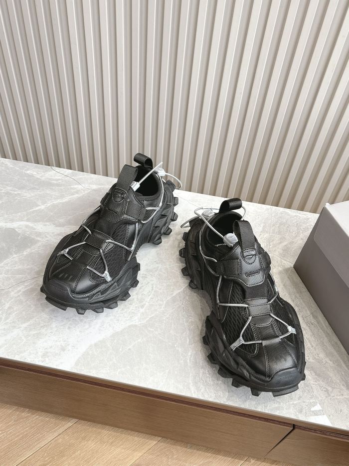 B 17FW Tripe-S High End Sneaker-581