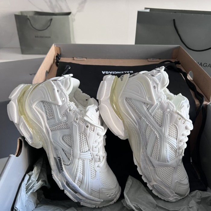 B 17FW Tripe-S High End Sneaker-584