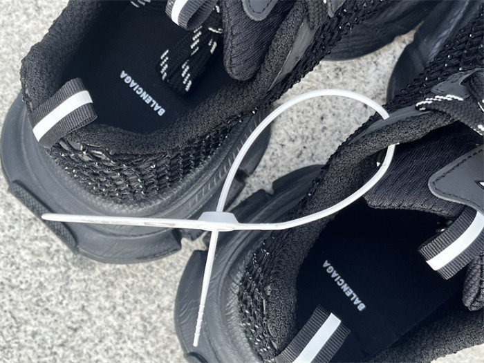 B 17FW Tripe-S High End Sneaker-604