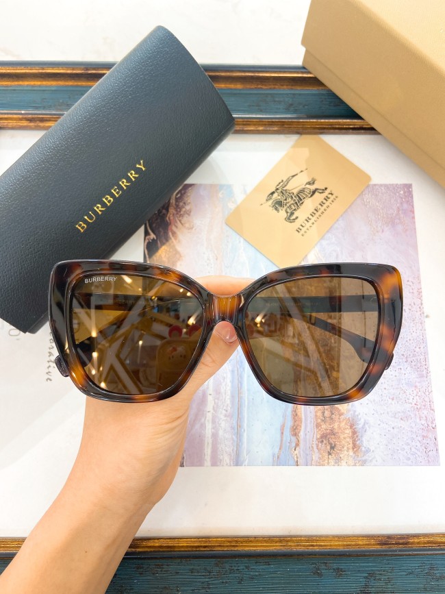 Burberry Sunglasses AAAA-2929