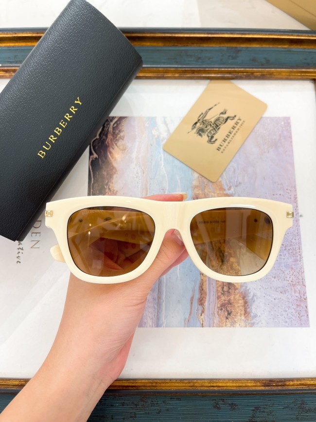 Burberry Sunglasses AAAA-2843