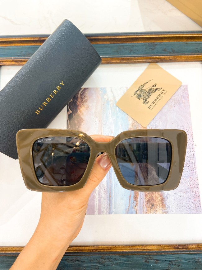 Burberry Sunglasses AAAA-2859