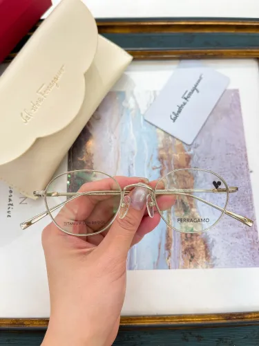 Ferragamo Sunglasses AAAA-946