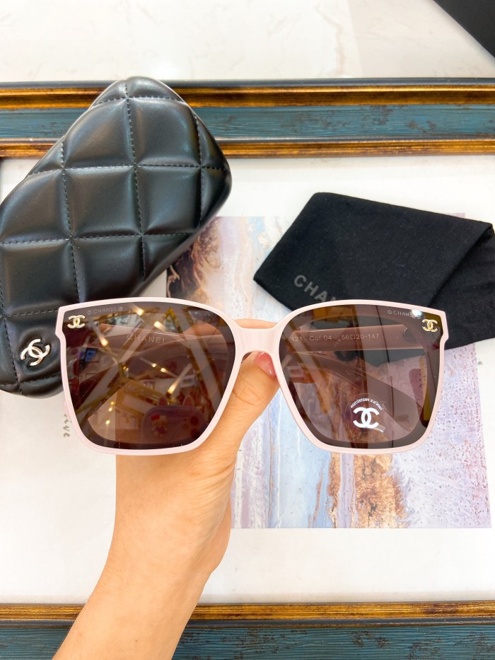 CHNL Sunglasses AAAA-4747