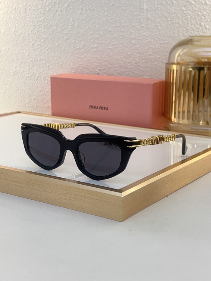 Miu Miu Sunglasses AAAA-1523
