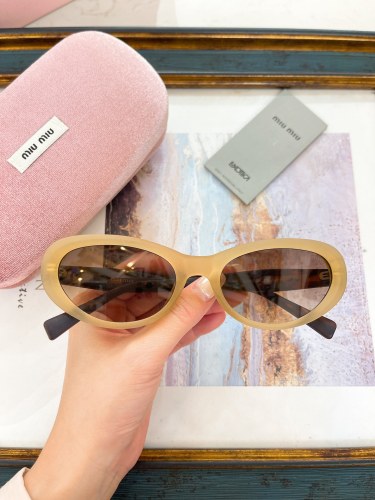 Miu Miu Sunglasses AAAA-1575