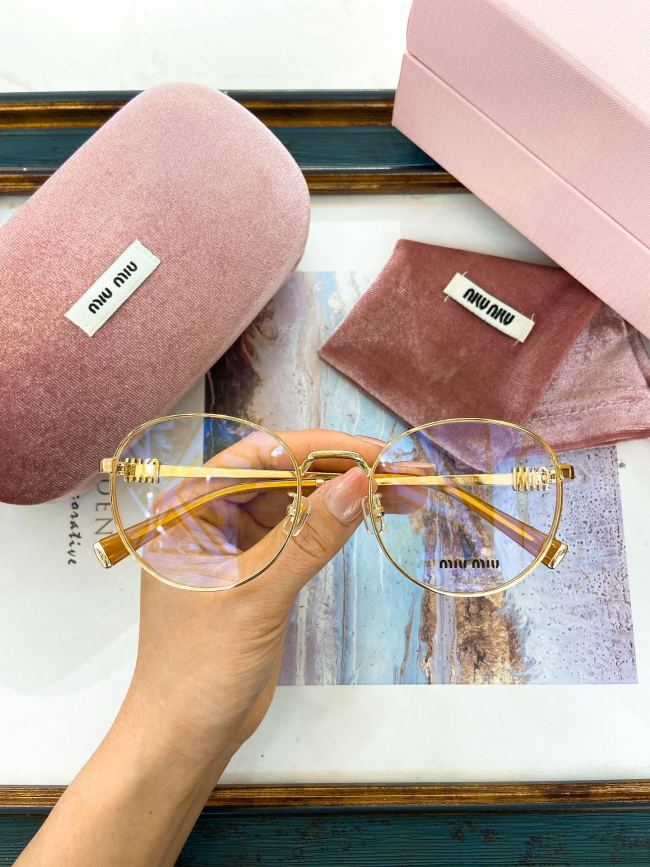 Miu Miu Sunglasses AAAA-1624