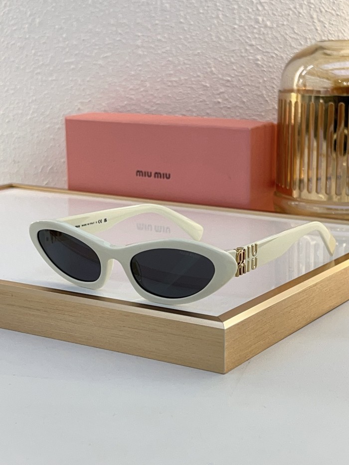 Miu Miu Sunglasses AAAA-1571