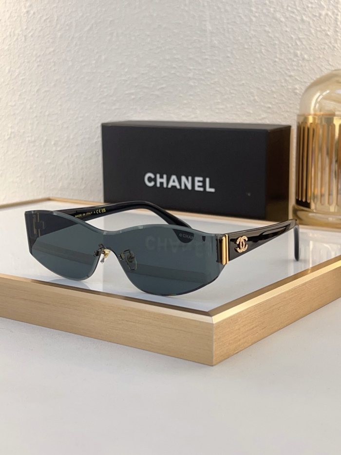 CHNL Sunglasses AAAA-4944
