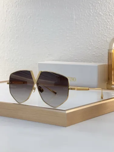 V Sunglasses AAAA-606