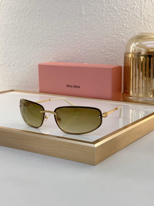 Miu Miu Sunglasses AAAA-1652