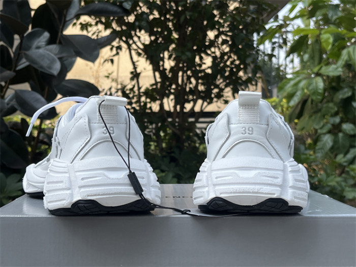 B 17FW Tripe-S High End Sneaker-605