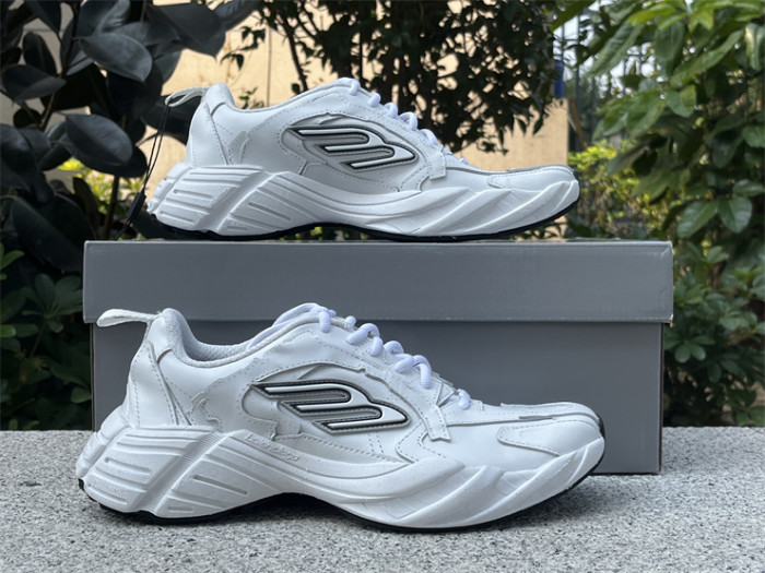 B 17FW Tripe-S High End Sneaker-605