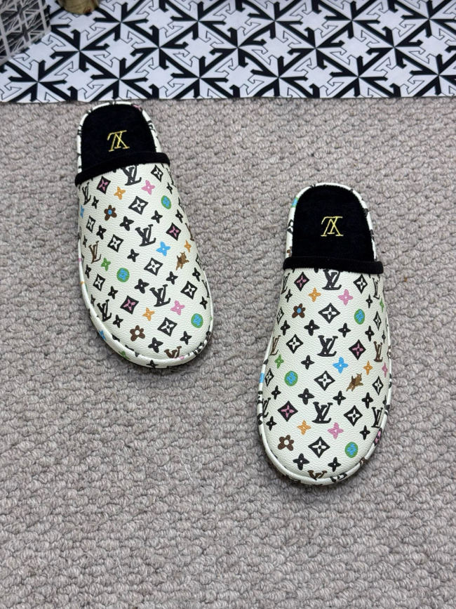 LV Sandals 1:1 Quality-932