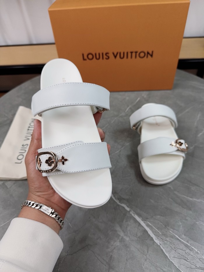 LV Sandals 1：1 Quality-947