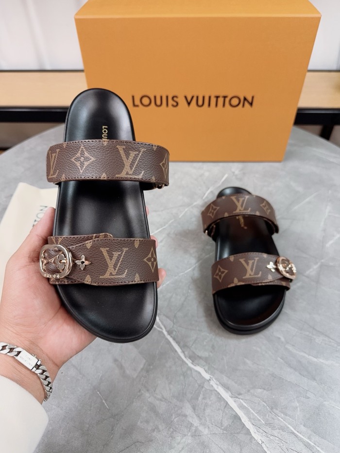 LV Sandals 1：1 Quality-946
