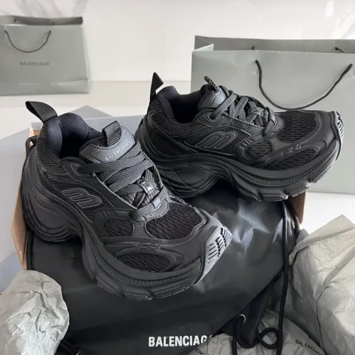 B 17FW Tripe-S High End Sneaker-640
