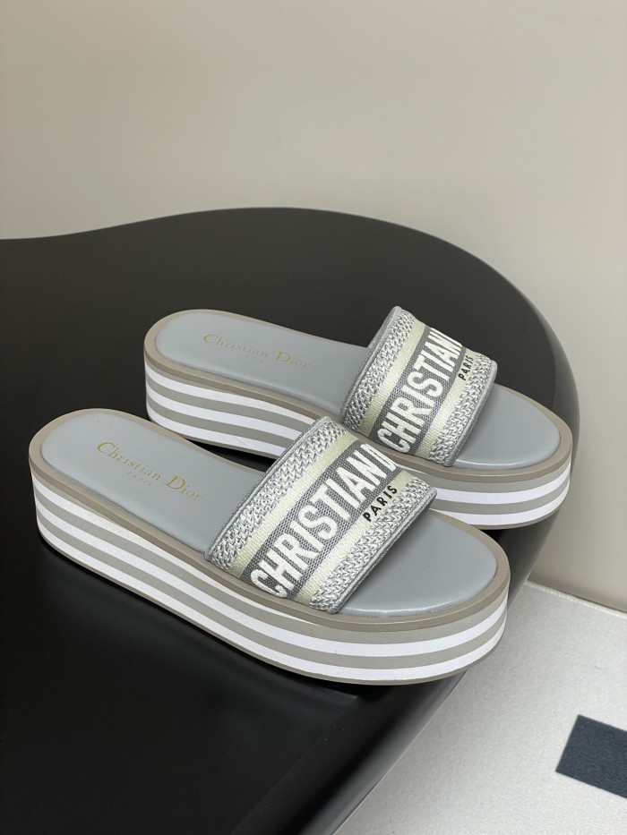 Dior women slippers 1：1 quality-409