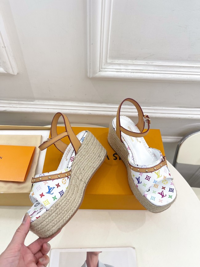 LV women Sandals 1：1 Quality-937